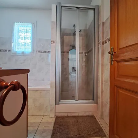 Grand T2 Proche Centre Ville, Vue Et Montagne