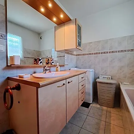 Apartment Grand T2 Proche Centre Ville, Vue Et Montagne